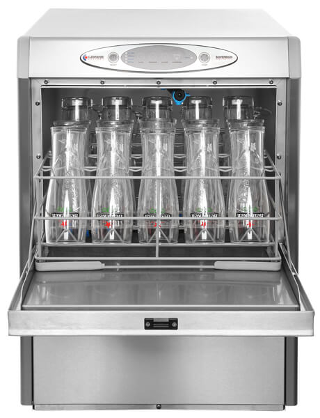 Sovereign Glasswassher from the front with door open with glasses
